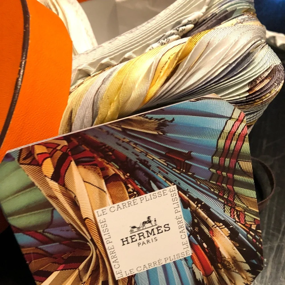 Hermes Multicolor Pleated Plisse Silk Scarf 90 - Picture 2 of 8